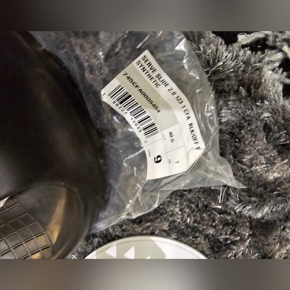 Lacoste slides - Picture 5 of 5